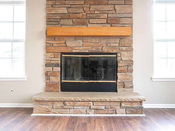 5th image of 204 Emerald Dr