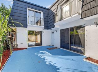 176 Woodland Rd, Palm Springs, FL 33461