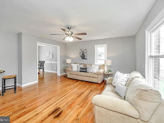 4th image of 11904 Daisy Ln