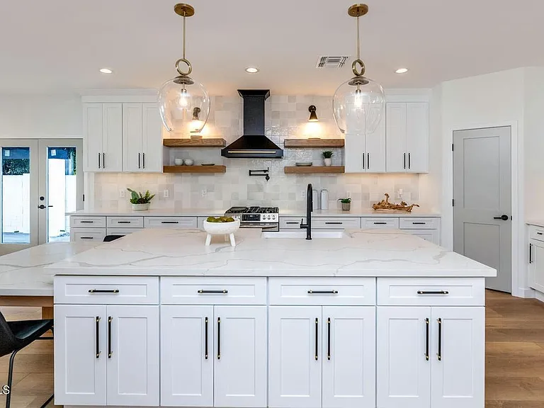 938 E Coronado Rd — Photo 12