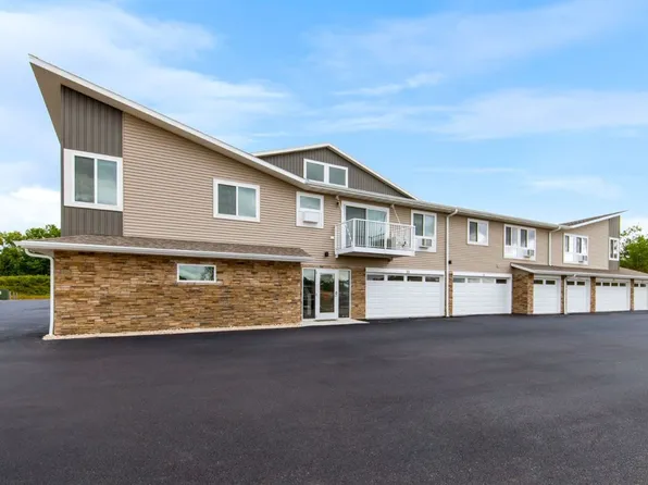 The Oaks- 352 Deschane Ave Crivitz WI