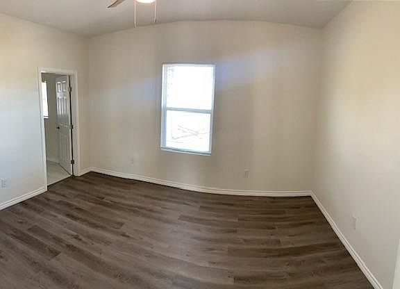 5th image of 214 Williams Ln #B