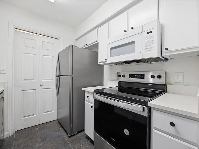 501 W 26th St #108 — Photo 18