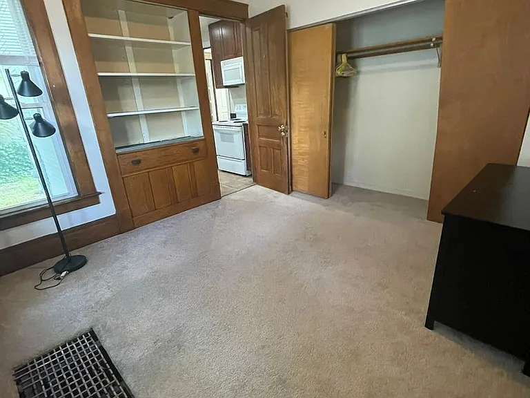 1121 Packard St — Photo 19
