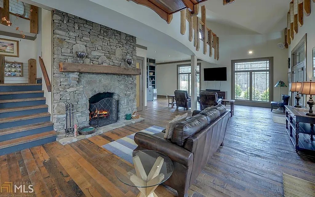 5 bed, 7977 sqft, $15,000 — Photo 3