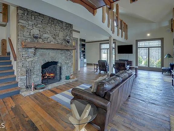 3rd image of 252 Bear Gap Rd