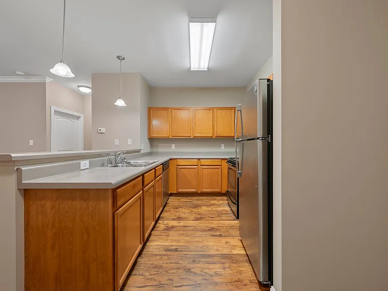 Mount Victor Olde Towne Luxury Apartments — Photo 125