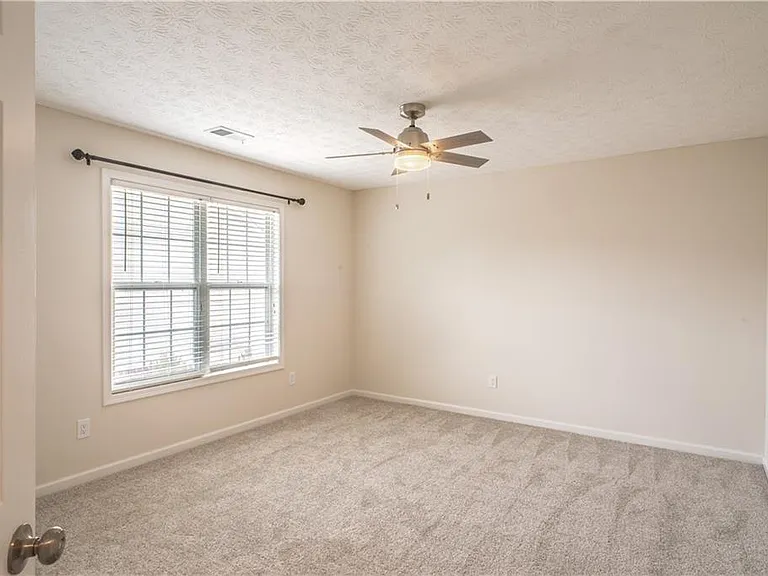 3359 Shallowford Green Dr — Photo 13