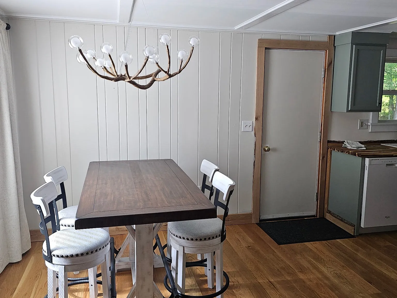 3 bed, 1188 sqft, $2,800 — Photo 4