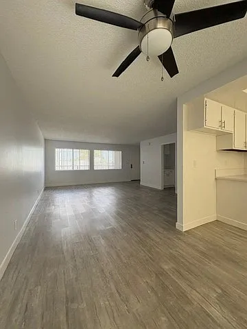603 W 5th St #1 — Photo 2