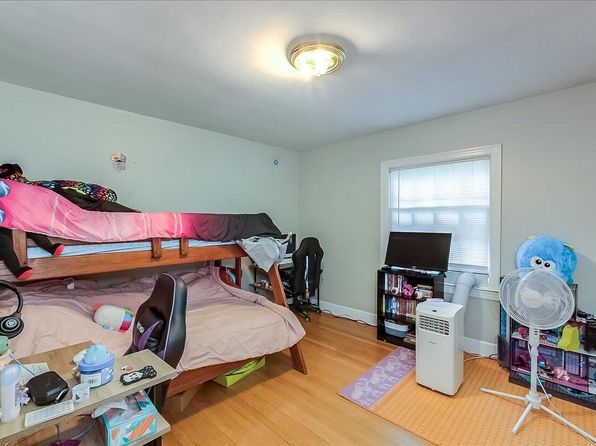 lexington-kentucky-2093667214 picture