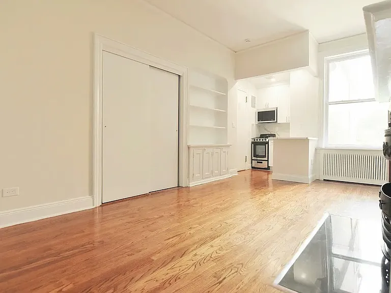 104 Riverside Dr #2B — Photo 4