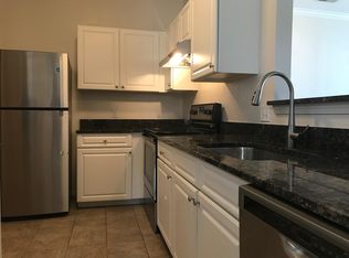 718 Green Cir APT 201, Rochester, MI 48307