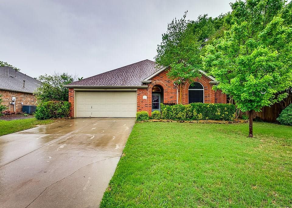 1st image of 333 Bluewood Ln