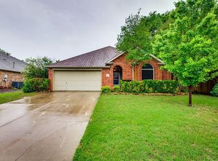 333 Bluewood Ln, Lake Dallas, TX 75065