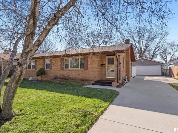 1130 34th Avenue Ct, East Moline, IL 61244