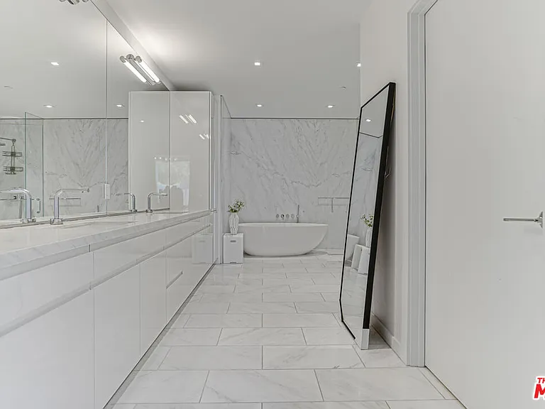 9000 W 3rd St #104 — Photo 12