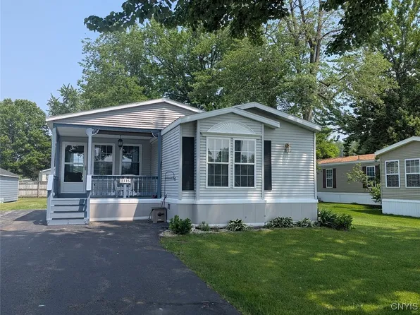1116 Pioneer Ave, Sylvan Beach, NY 13157