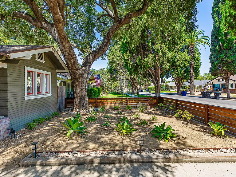 3844 Linwood Pl — Photo 8