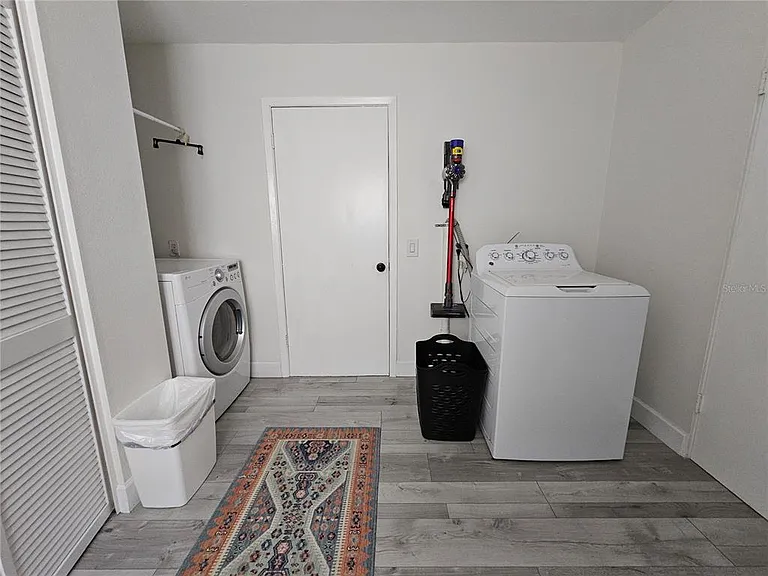 6442 Colonial Dr — Photo 20