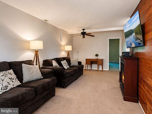 3rd image of 1724 Mosser Rd #11