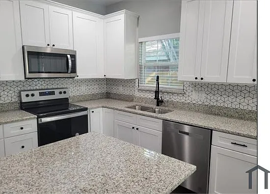 3930 Roberts Ave — Photo 9