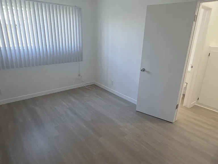 12316 Pacific Ave #4 — Photo 15
