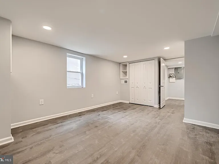 4429 Newport Ave — Photo 23