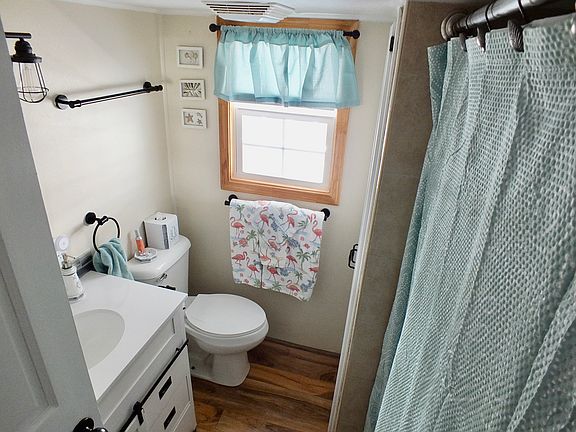 2nd image of 793 E Oyster Dr