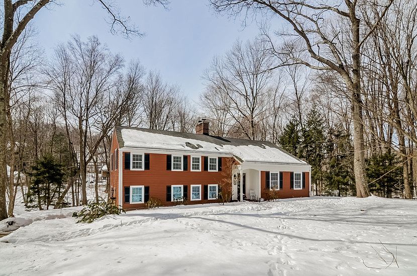 1st image of 59 Brook Farm Ln