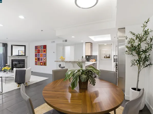 2560 Oak Rd APT 122, Walnut Creek, CA 94597