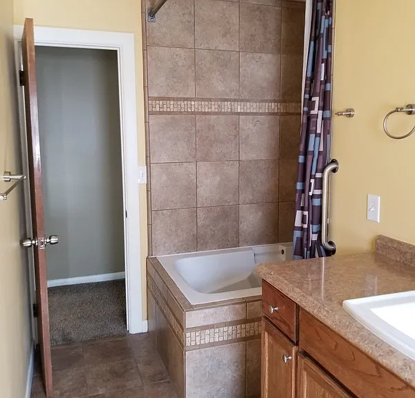 1658 Childs Ave — Photo 11