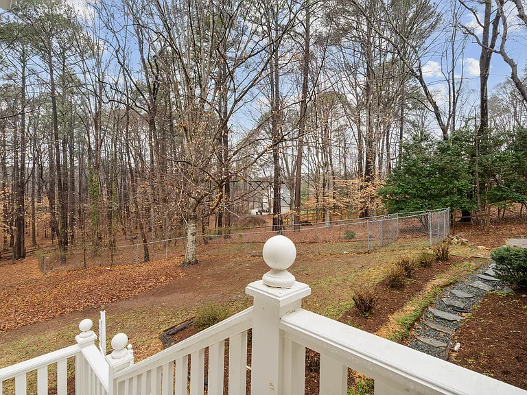 1504 Homestead Rd — Photo 33