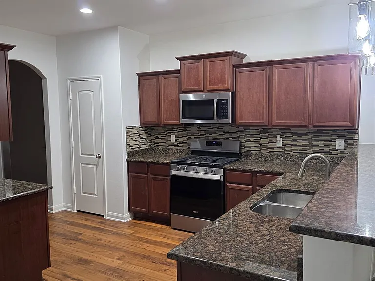 1819 Opal Peach Dr — Photo 9