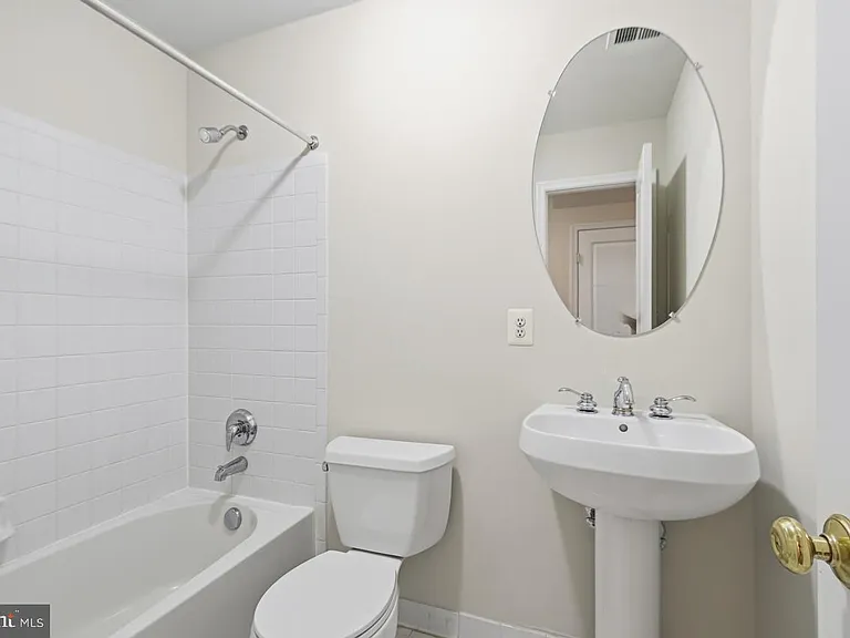 8108 Dove Cottage Ct — Photo 35