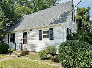 652 Benefit St, Pawtucket, RI 02861