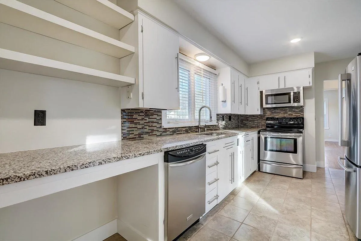 3 bed, 1800 sqft, $2,600 — Photo 4