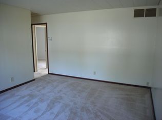 419 Oakdale Ave, Mundelein, IL 60060