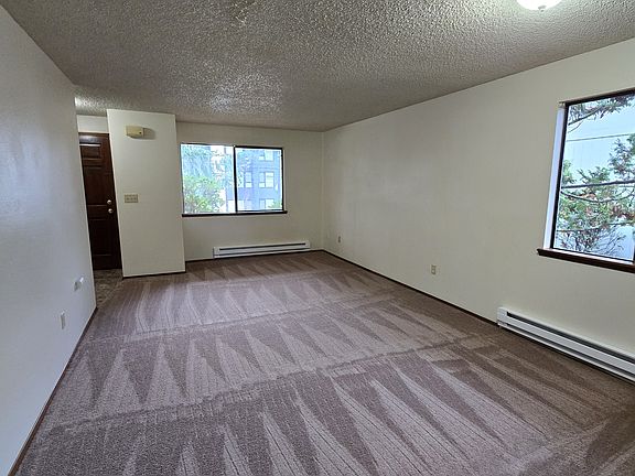 4th image of 904 Eastside St SE