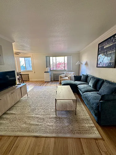 Graham House Photo 1