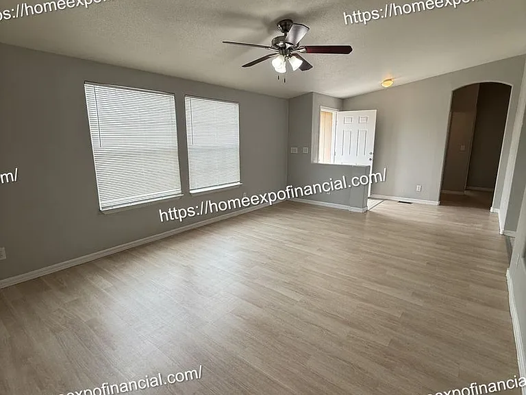 26590 Franklin Ave — Photo 30