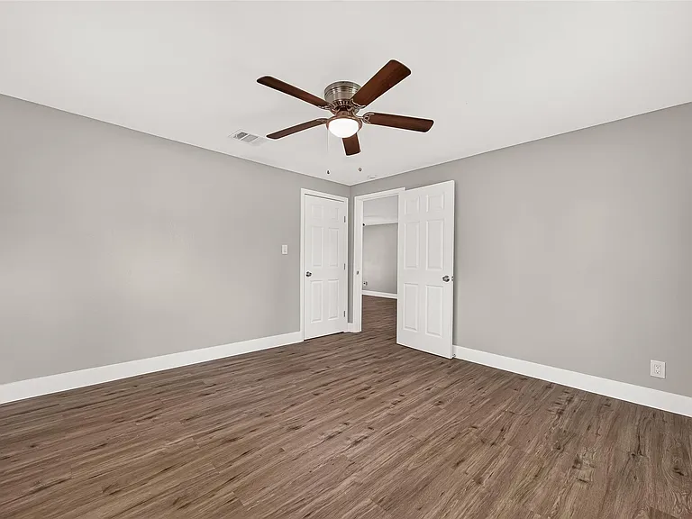 1213 Allen St — Photo 23