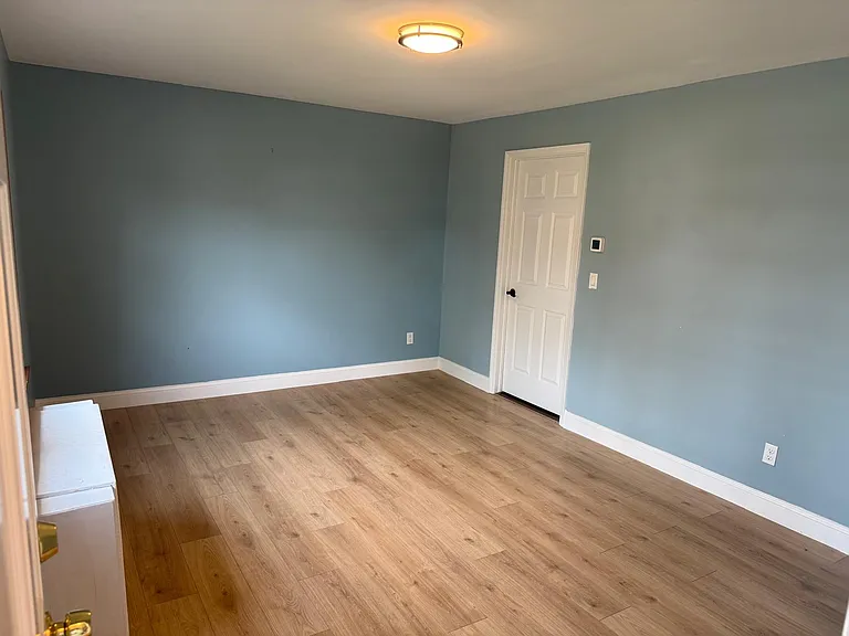 375 S 3rd St — Photo 11