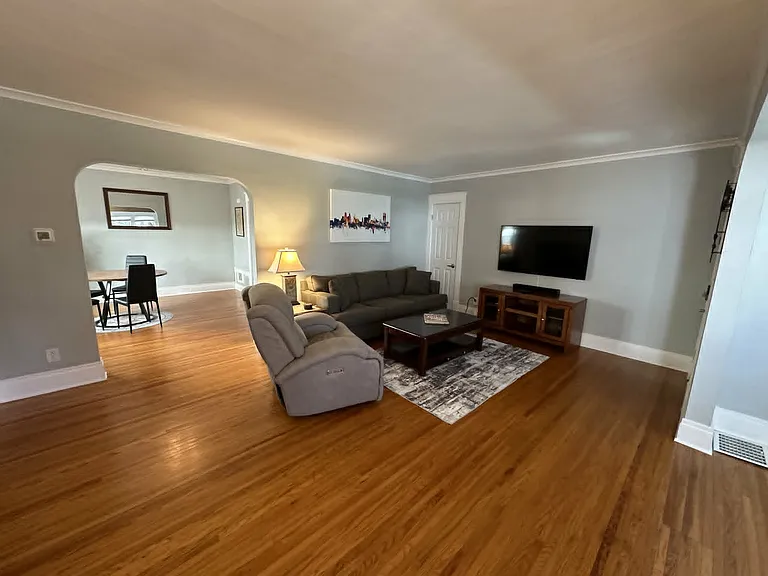 11 Henley Rd #1 — Photo 4