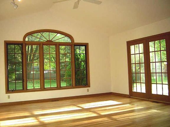 5th image of 5705 E Kilmer Ln