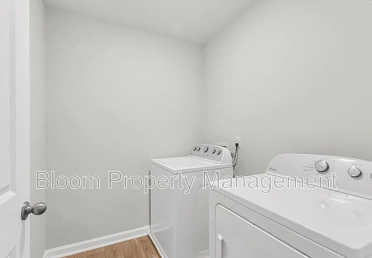 502 Lake Ridge Blvd — Photo 31