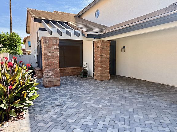 3rd image of 2120 E Nantuckett Dr