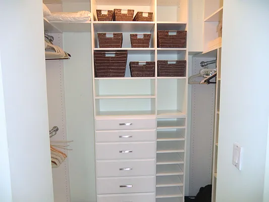 Sold by Barlavi Inc. | media 10