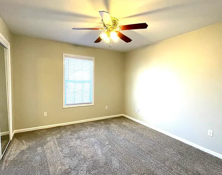 601 Heritage Ct — Photo 12