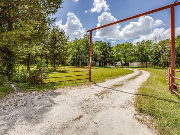 10600 Grabbs Ln, Terrell, TX 75161